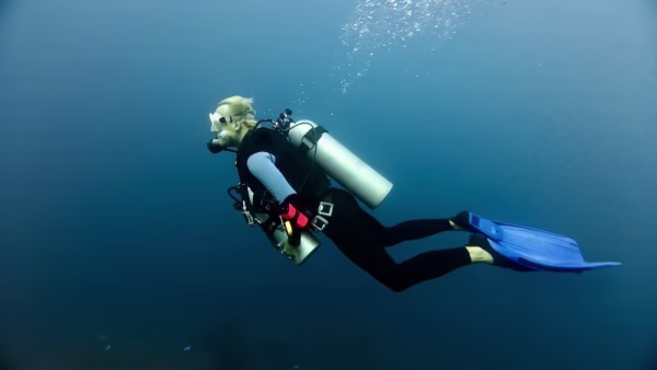 deep-2 PADI Advanced Open Water Course - Image 1